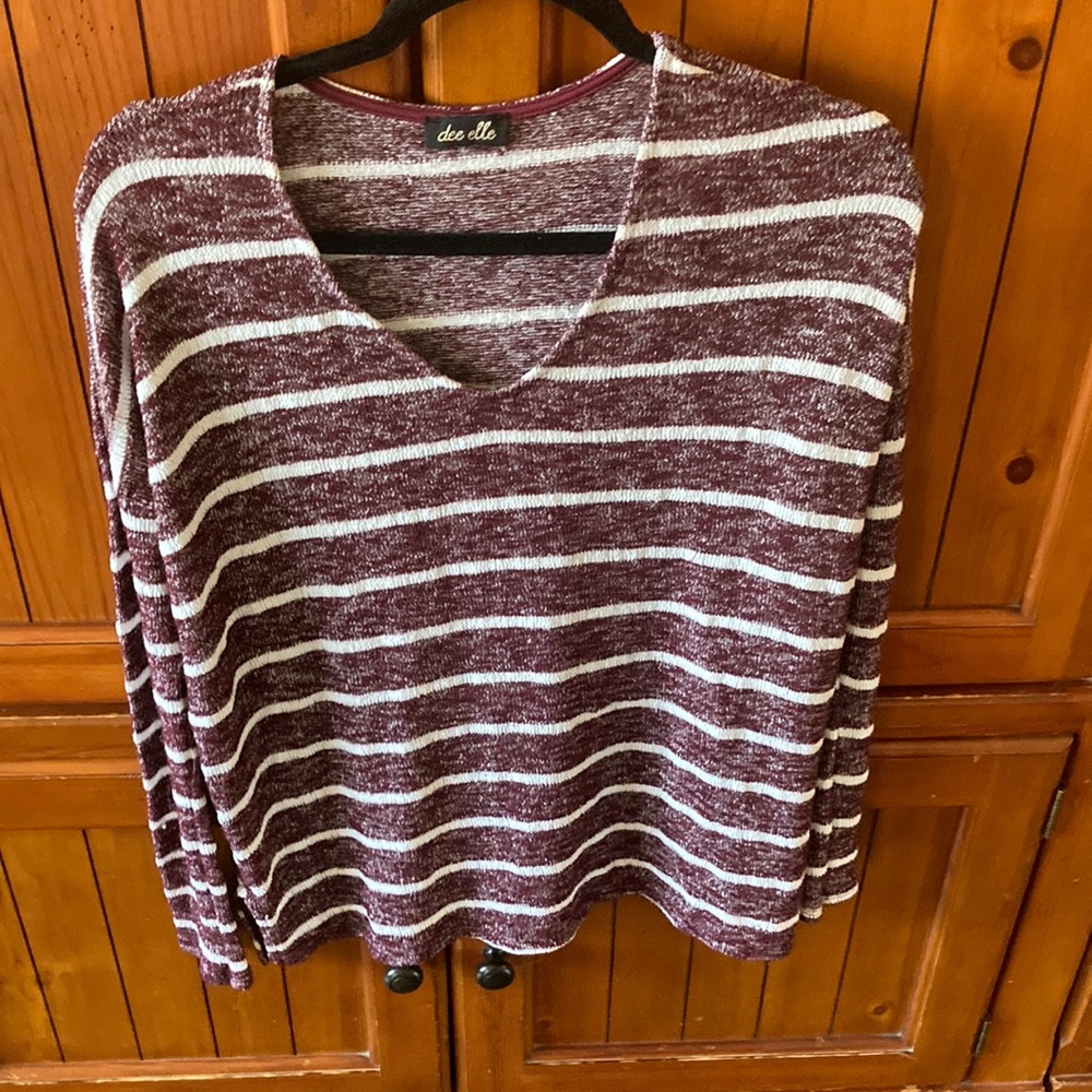 Dee Elle sz medium sweater